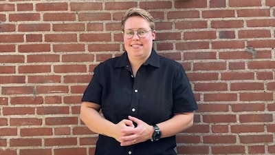 Wil je volgend jaar gebarentaal leren? Zo zeg je Eindhoven met je handen