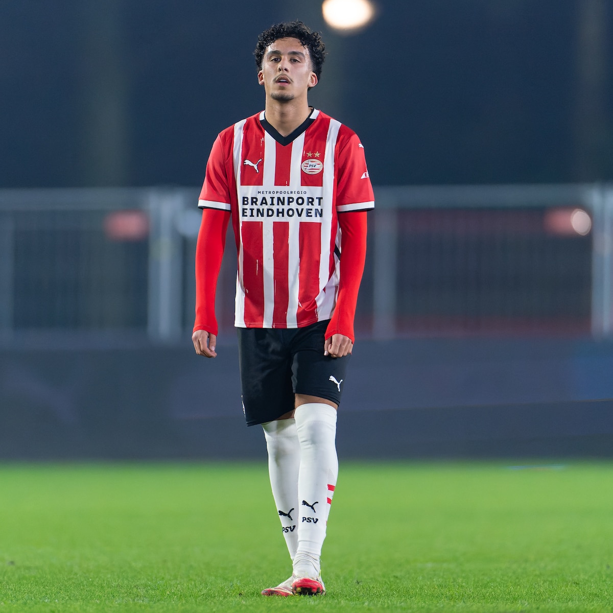 PSV ligt op koers voor behoud van spitsentalent Bouhoudane (17) | Eindhoven  | bd.nl