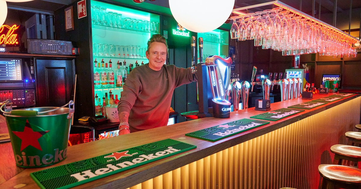Van de Markt 24 naar 26: Udense kroegbaas schenkt nu de glazen een deur verder vol