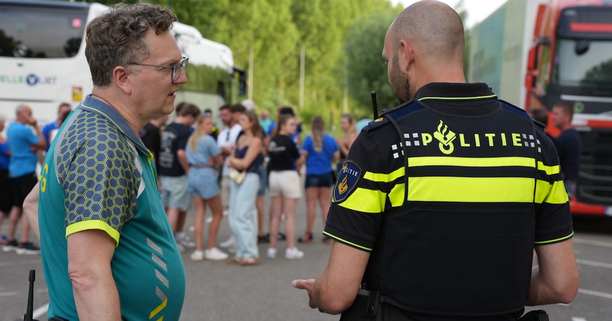 Vier bussen met voetbalsupporters gecontroleerd na conflict met meerdere gewonden