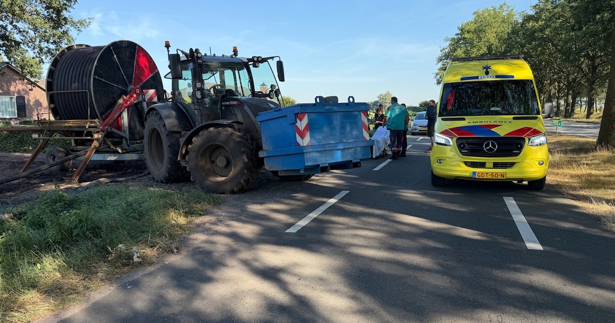 Wielrenner botst tegen tractor op ventweg bij Odiliapeel