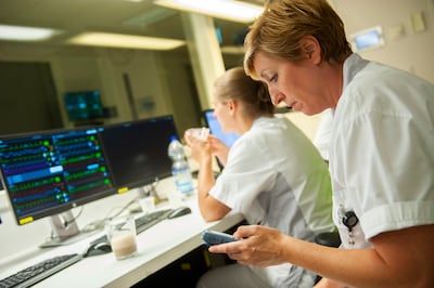 JBC laat verpleegkundigen als proef niet meer heel de nacht werken: ‘Je lichaam gaat bij gewone nach