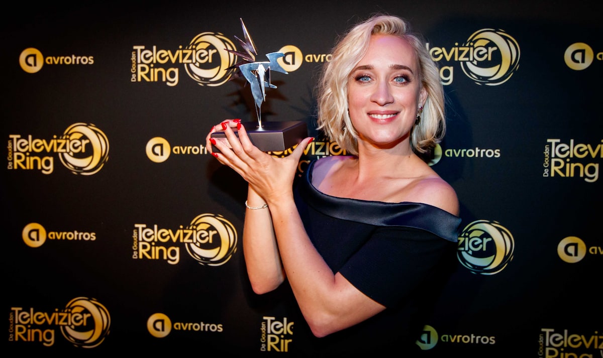 Eva Jinek: Ik kleedde me vroeger helemaal uit als ik gedronken had | Show |  BD.nl