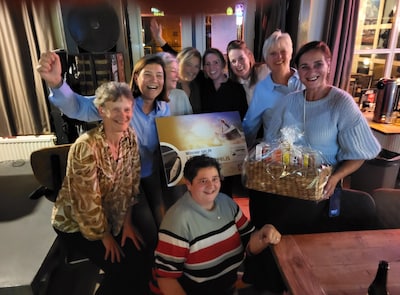 Leesclub De Bobo’s wint literatuurprijs in Leende