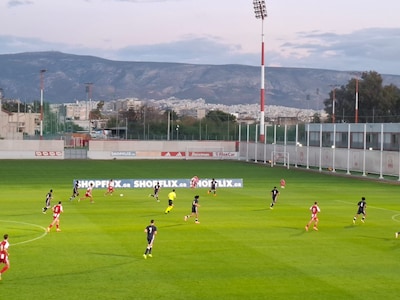 LIVE | Nu is het wél raak voor PSV onder 19, Bahaty schiet 0-2 binnen en zorgt voor dolle vreugde