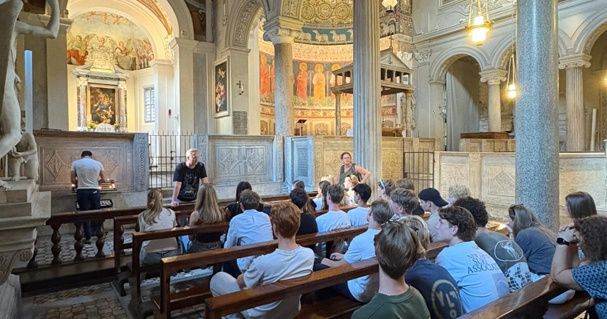 Op deze school gaan niet alleen de studenten op Rome-reis... maar ook de ouders: ‘Luxere hotels’