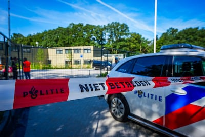 Brandstichting met vuurwerk en mogelijk pijpbom bij azc in aanbouw in Nuenen