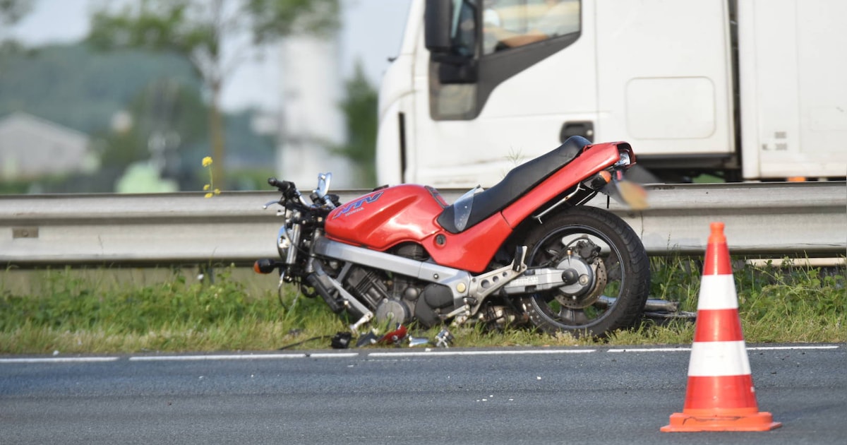 Motorrijder gewond bij botsing met auto op A2 bij Bruchem