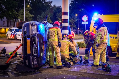 Taakstraf en rijontzegging voor man (24) uit Nuenen die onder invloed van drank en drugs ongeluk ver