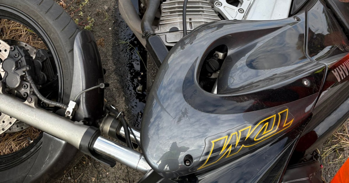 Motorrijder gewond na ongeval op A65 bij Tilburg, automobilist mogelijk onder invloed.