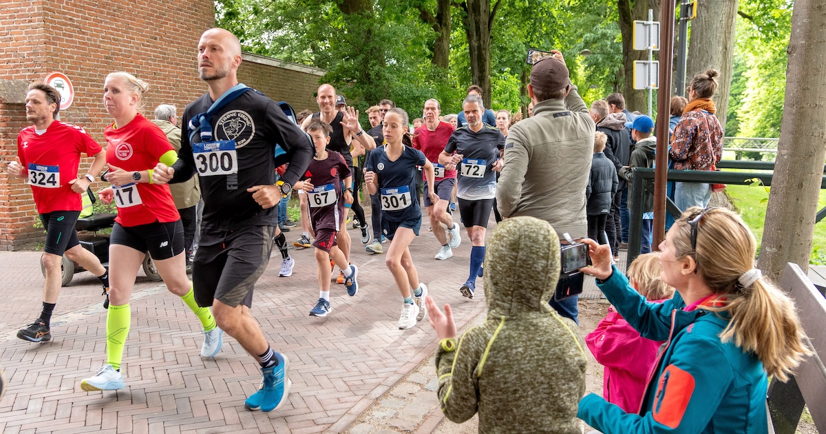 Honderden rennen op Bevrijdingsdag door Waalwijk tijdens Liberty Run
