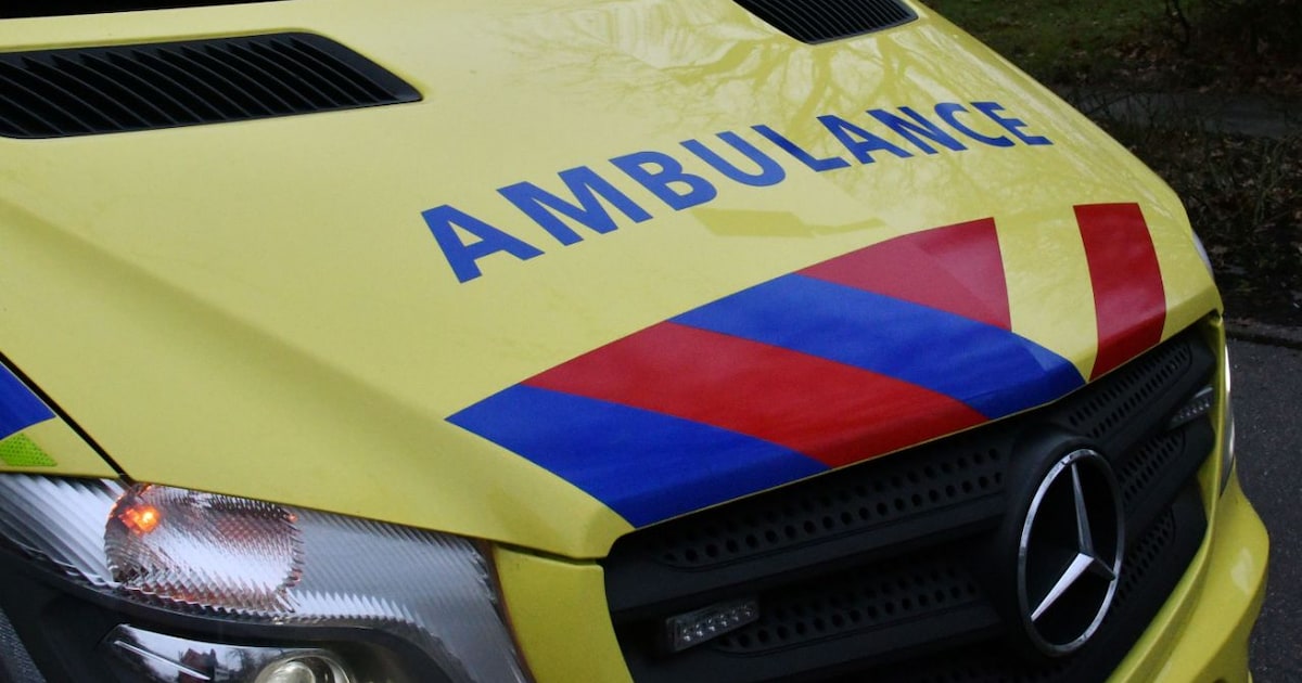 Ambulance met spoed naar Den dungen