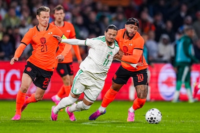Feyenoorder Hadj Moussa verpest Oranje-debuut Robin Roefs uit Heeswijk: Algerije wint in de Kuip