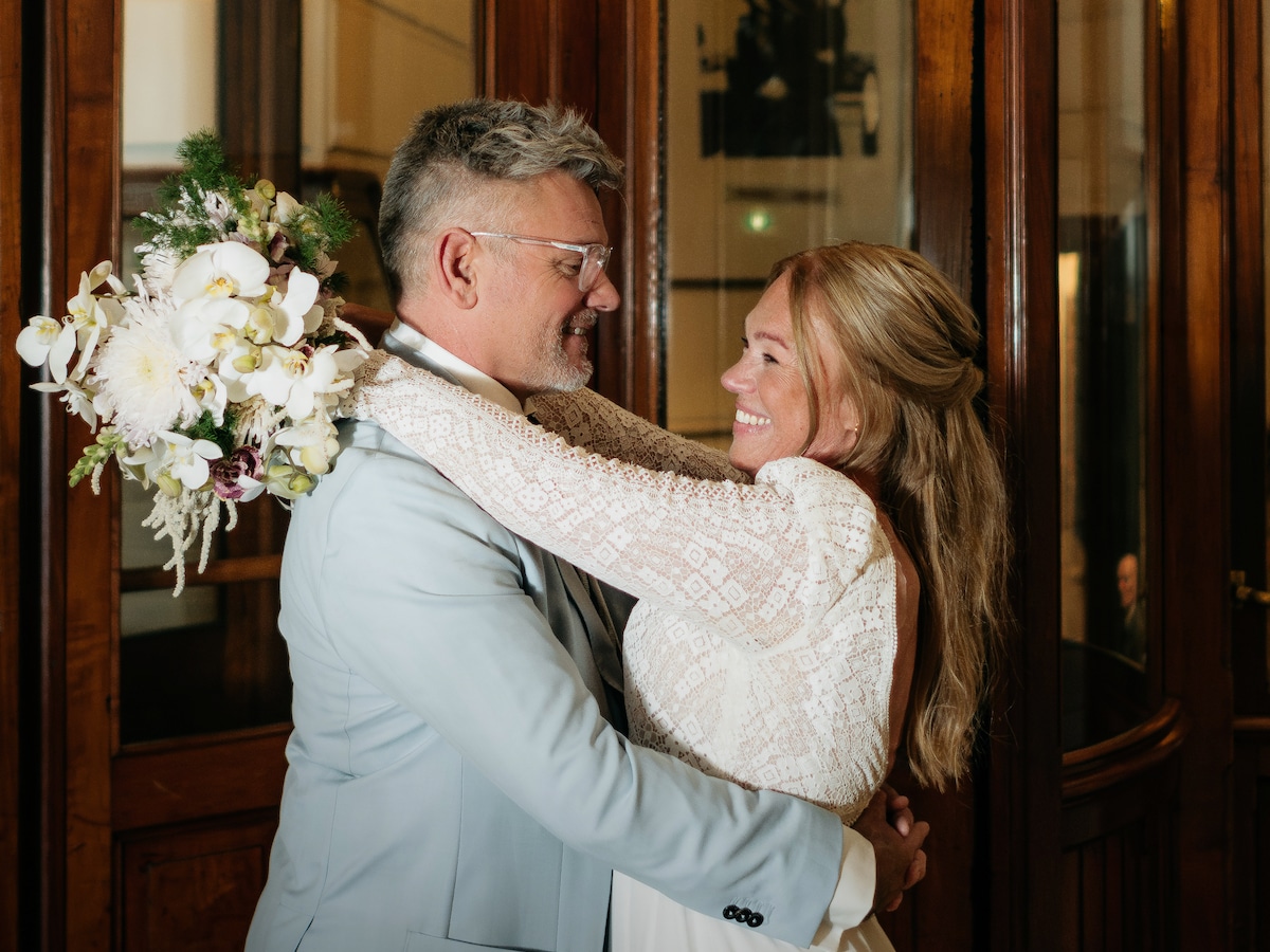 Er zaten een paar wijntjes in en ik gaf me gewoon op', nu is Mariska  dolgelukkig getrouwd met Peter | Tilburg | bd.nl
