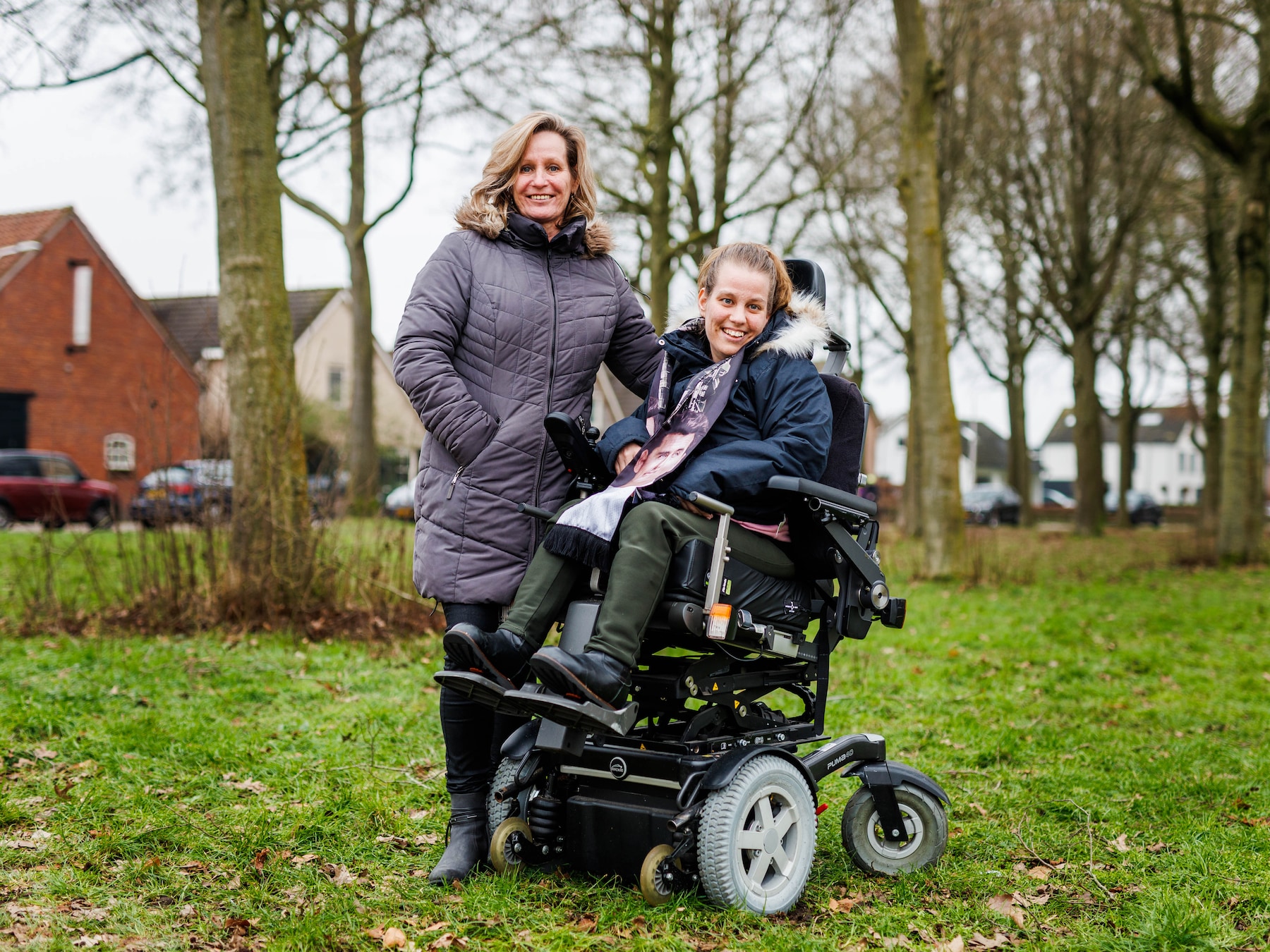 Uren wachten op zorgtaxi na concert Jan Smit in Tilburg; medische verzorging moet in hal Schouwburg