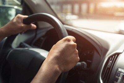 Man (27) uit Vlijmen ramt voorbijganger bloedneus bij verkeersruzie in Zaltbommel