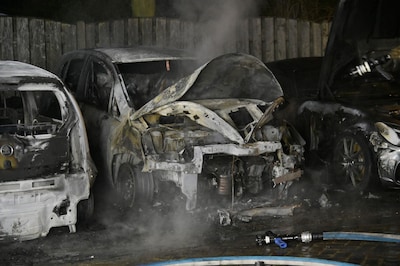 Auto’s branden volledig uit in Bavel