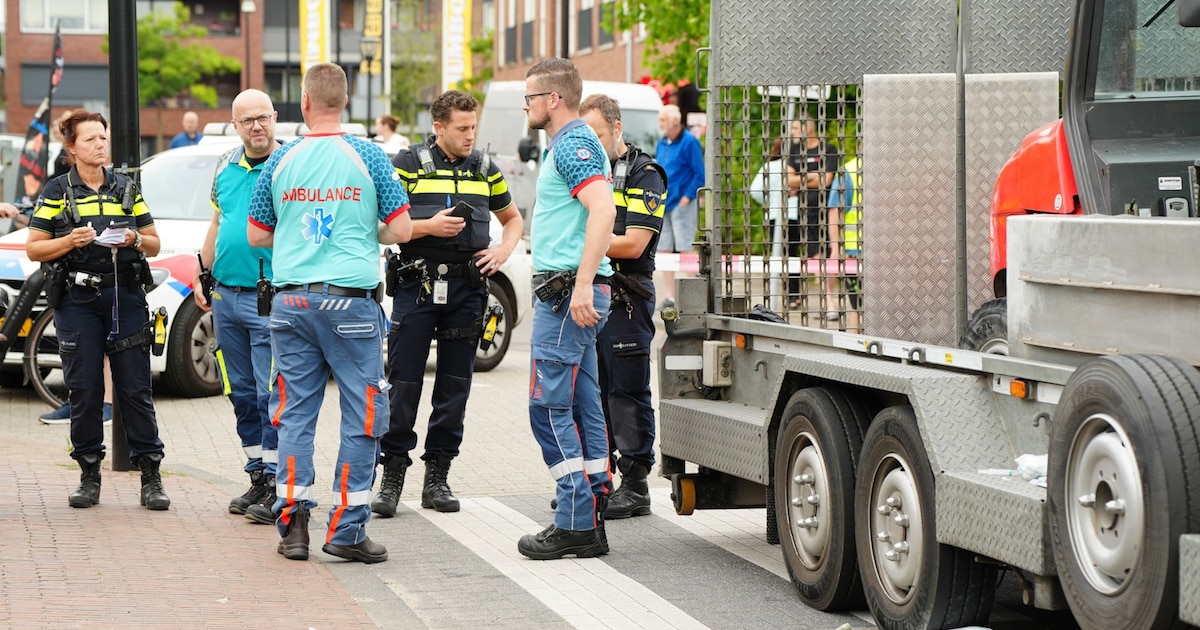 Kind zwaargewond bij ernstig ongeluk met oplegger in Wijk en Aalburg.