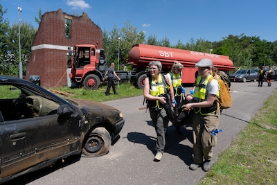 Overal bloed, geschreeuw en een tankauto die dreigt te ontpl