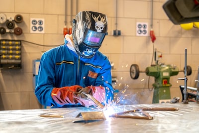 Jongeren lopen steeds vaker vast op school: bij De Werkplaats tanken ze weer vertrouwen