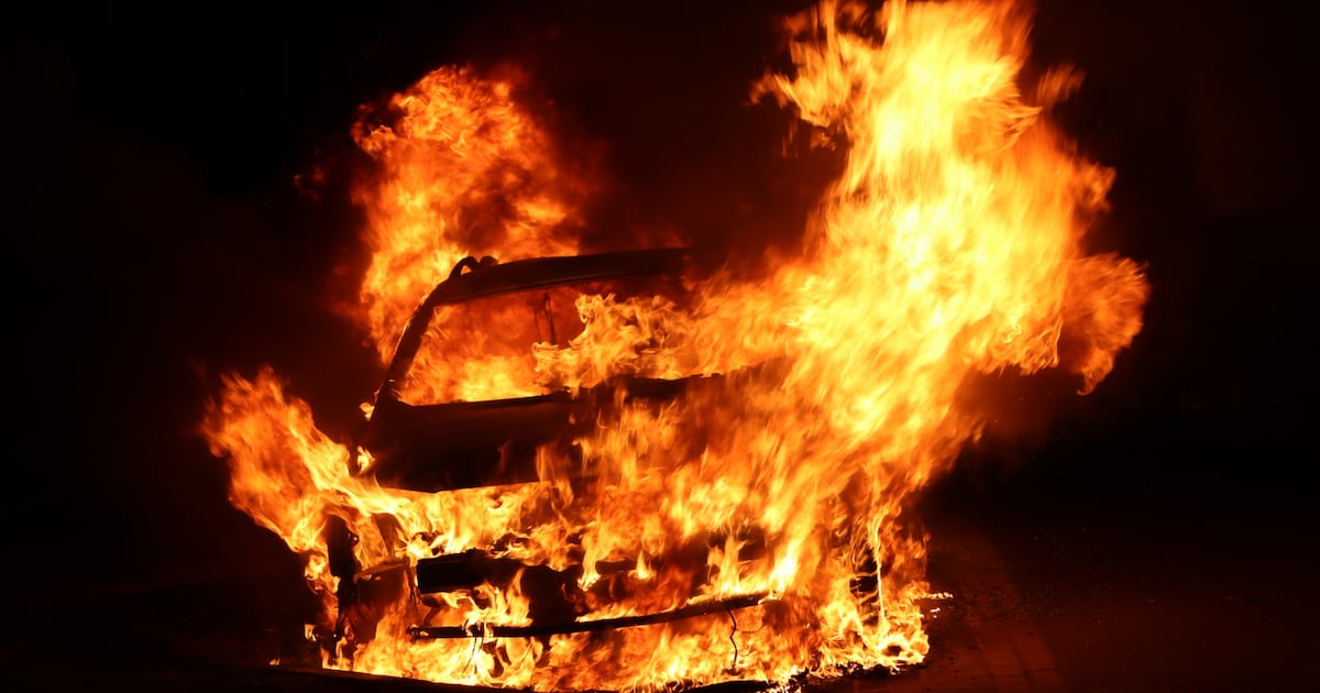 Auto gaat volledig in vlammen op in Sprang-Capelle