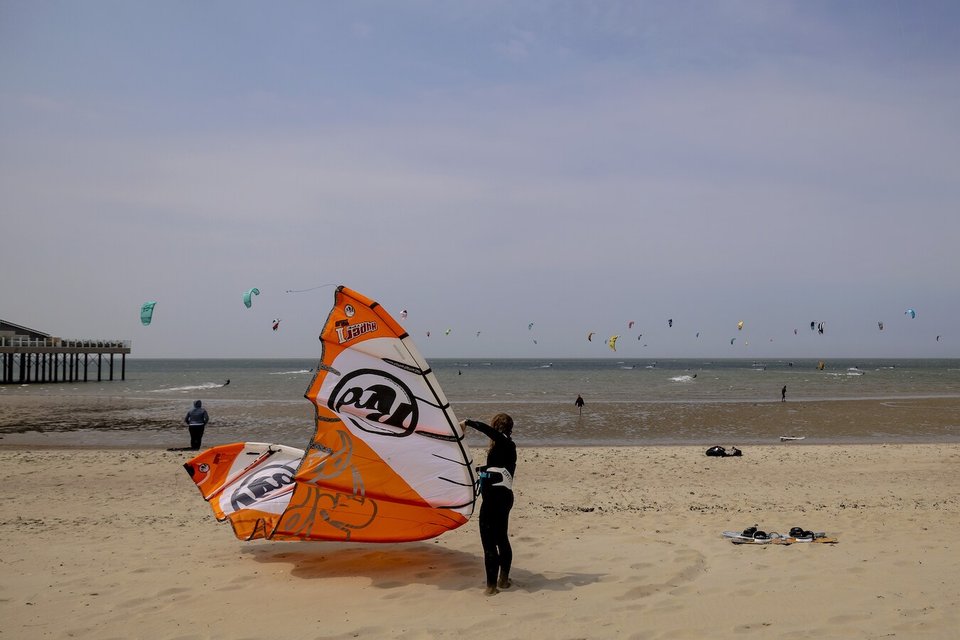 Help, het strand bij de Brouwersdam verdwijnt: ‘Nog even en er is niks ...