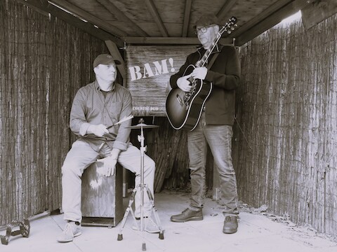 Duo BAM speelt coverrepertoire in Muziekcafé Grave