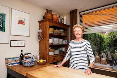 Carla at vijfhonderd keer buiten de deur voor de krant: ‘Ik ben zelfs ooit bedreigd’