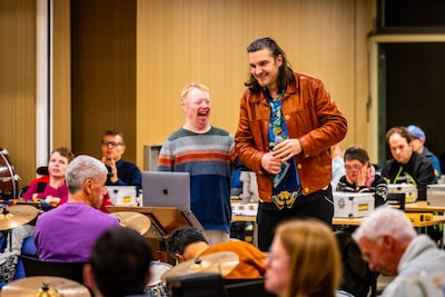 Ongebruikelijke samenwerking: Jostiband maakt muziek samen met techno-dj Reinier Zonneveld