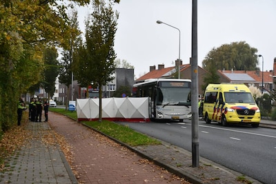 Fietster overleden na botsing met stadsbus
