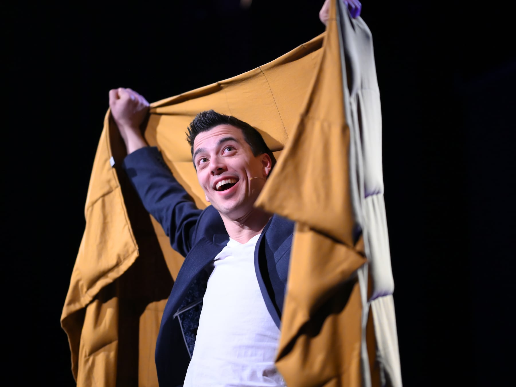 Andries Tunru bezit meerdere troefkaarten 