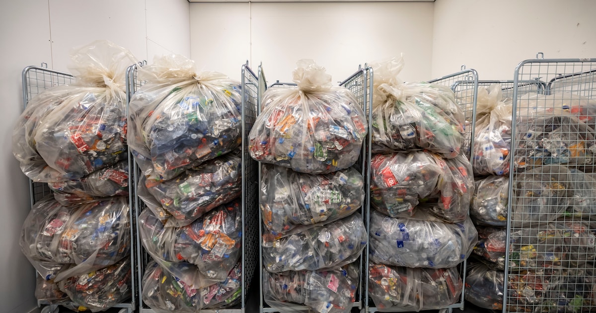 Kabinet wil veel meer inleverpunten en op alle drankflessen statiegeld ...