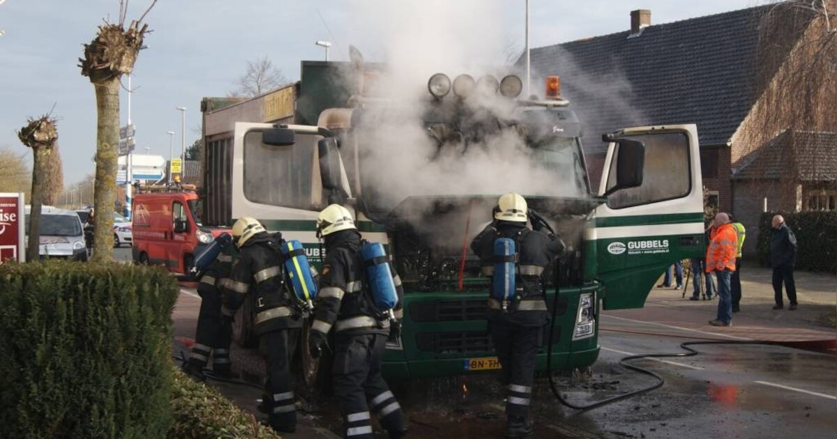 Vrachtwagen in brand in Drunen