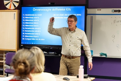 Wat is 4.733.918 voluit in het Hèlemòns? Curcist uit India doet een poging: ‘Verrèkkes goed’