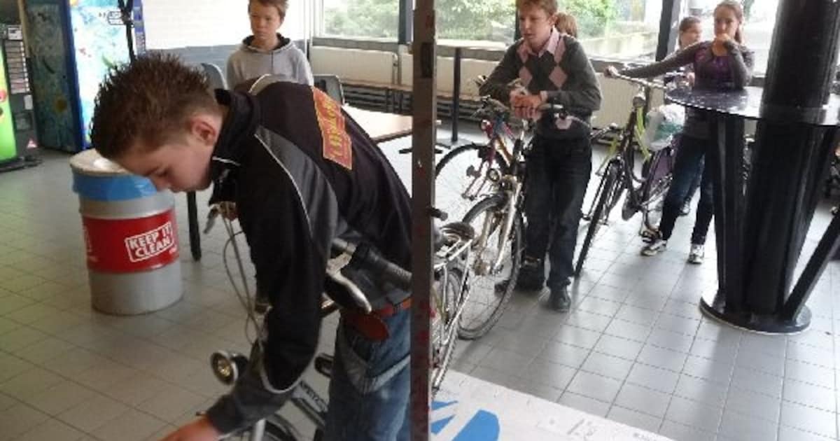 Leerlingen controleren ruim 1000 fietsen