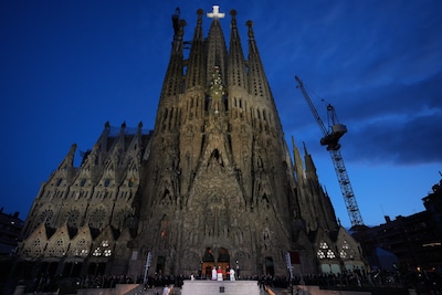 Paus zegent nieuwe toren van Sagrada Família: met 