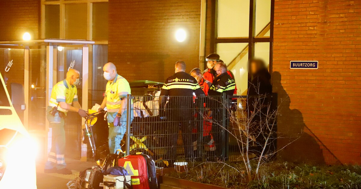 Man neergestoken in Escharen, bebloede vrouw aangehouden