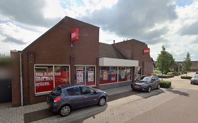 Man (35) loopt spiernaakt en met doorgeladen pistool door supermarkt in Sint Willebrord: ‘Heel rare actie van u’