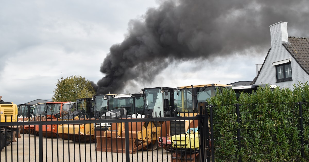 Flinke brand verwoest twee woonunits voor arbeidsmigranten in Velddriel