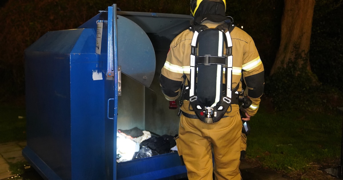 Brandweer rukt opnieuw uit voor brand in kledingcontainer in Vlijmen