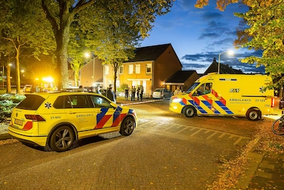 Ruzie tussen automobilisten in Oss loopt uit op steekpartij, slachtoffers (18, 19 en 19) zouden uit auto zijn getrokken