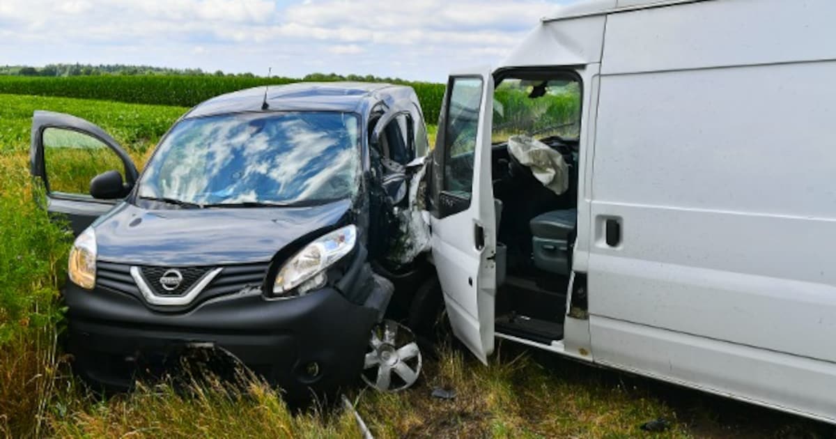 Wespensteek leidt tot ongeluk in Valkenswaard: bestuurder raakt onwel, auto botst met twee andere voertuigen.