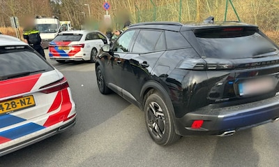 Man hoort dat hij twee jaar cel krijgt en gaat meteen weer in de fout met gestolen auto
