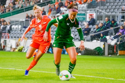 LIVE WK-kwalificatie | Oranje in de problemen na goal Ierland, pegel van Wilms spat uiteen tegen de lat