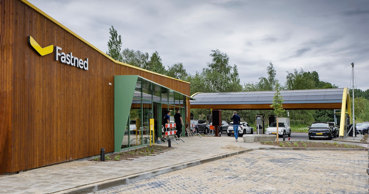 Fastned opent eerste shop langs A2, maar tankstationuitbater stapt naar ...