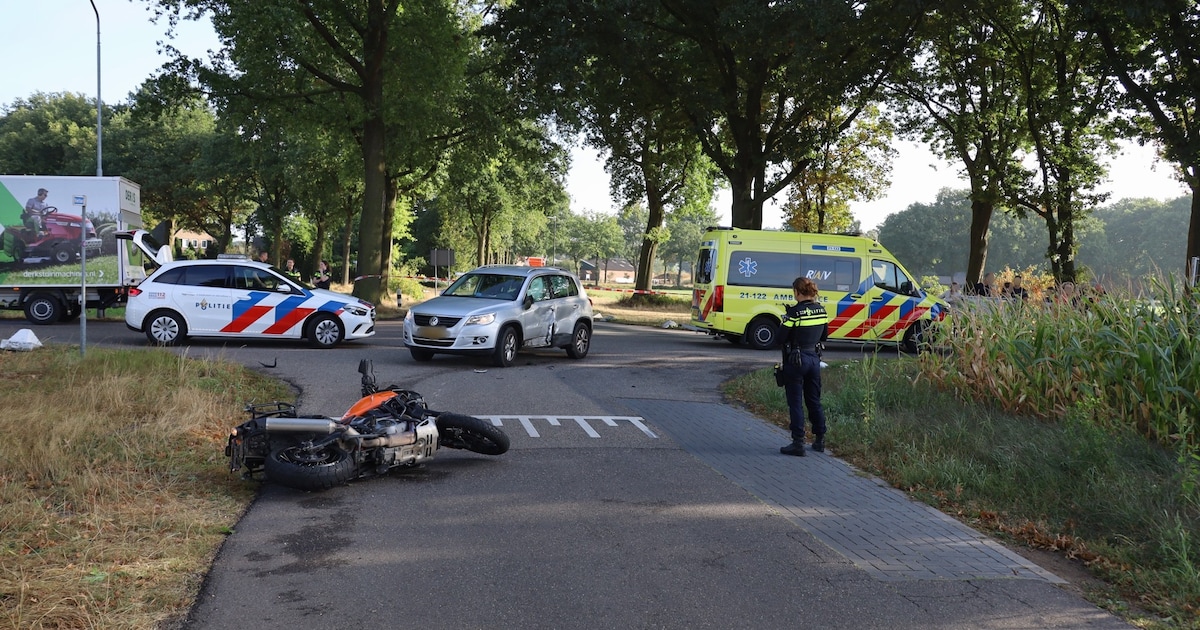 Motorrijder raakt gewond bij botsing in Odiliapeel.