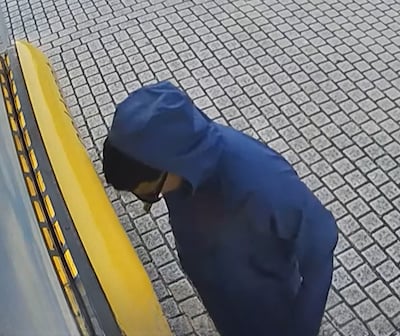 Oudere vrouw uit Etten-Leur opgelicht door nepbankmedewerkers: daders na vier maanden nog op vrije v