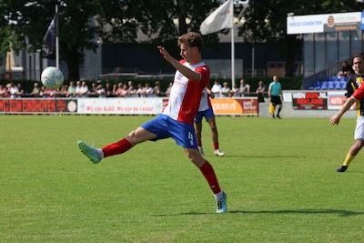 Roda Boys/B. zet in Etten-Leur eerste stap richting historische promotie: ‘Een mooier toetje is er niet’