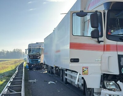 Twee vrachtwagens botsen tegen elkaar op A59 bij Hooipolder, verkeer richting Breda omgeleid bij Den