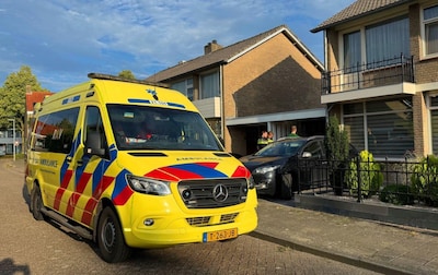 Man komt onder loeizware draaibank terecht in Vlijmen: buurtbewoners komen op geschreeuw af